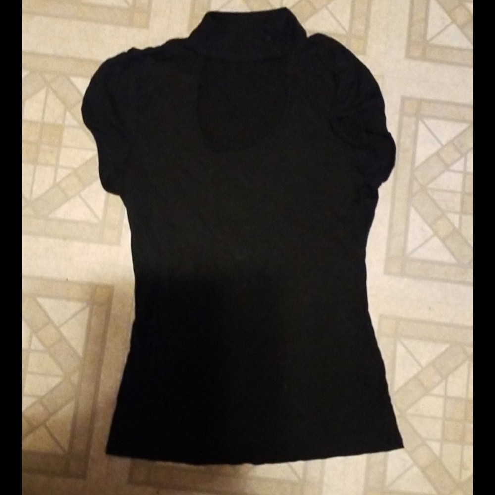Black shirt xs